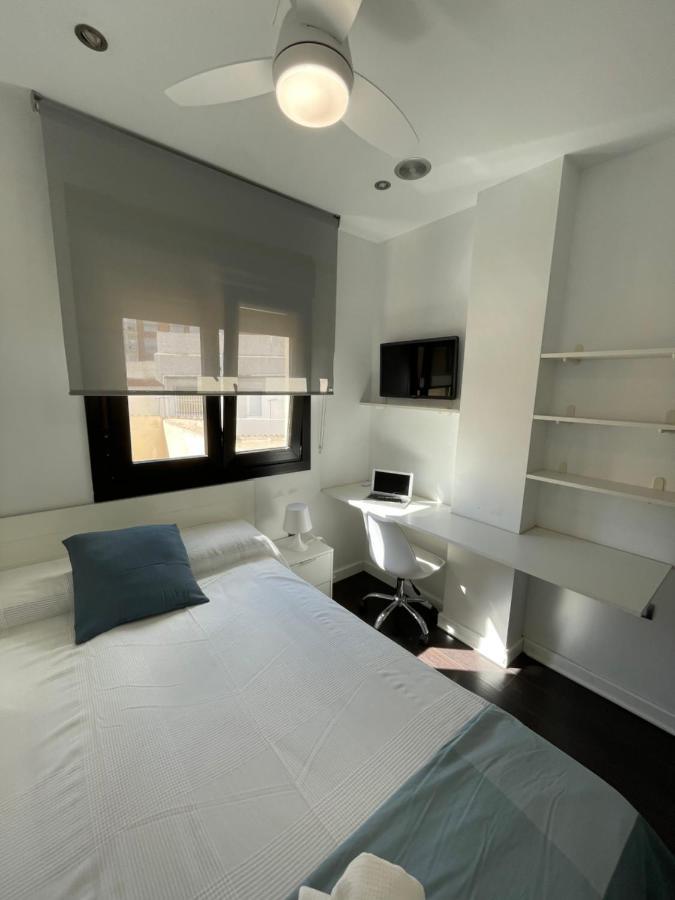 Moderno Apartamento Con Plaza De Garaje En Pleno Centro De Almería Esterno foto