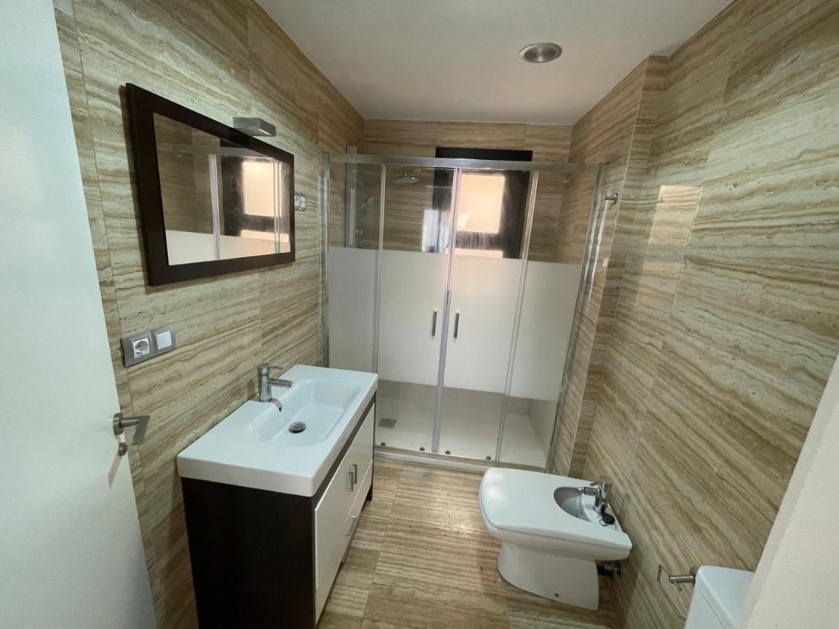 Moderno Apartamento Con Plaza De Garaje En Pleno Centro De Almería Esterno foto