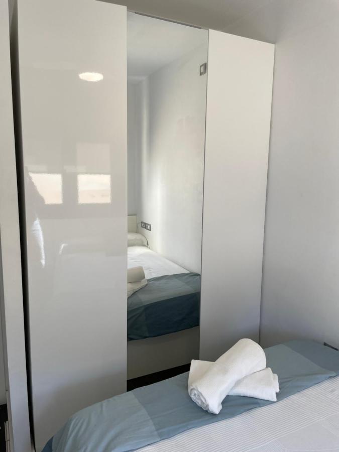 Moderno Apartamento Con Plaza De Garaje En Pleno Centro De Almería Esterno foto