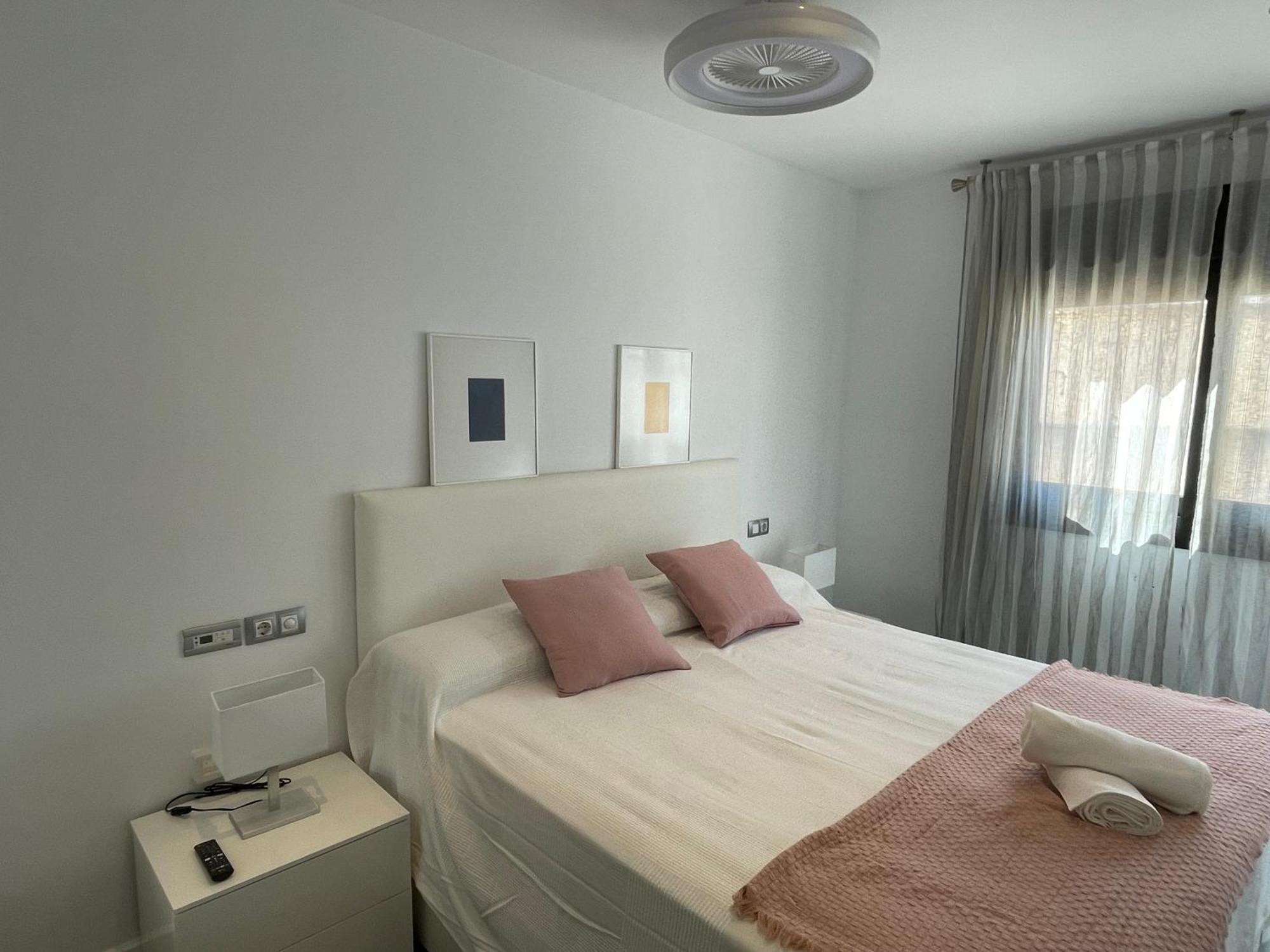 Moderno Apartamento Con Plaza De Garaje En Pleno Centro De Almería Esterno foto