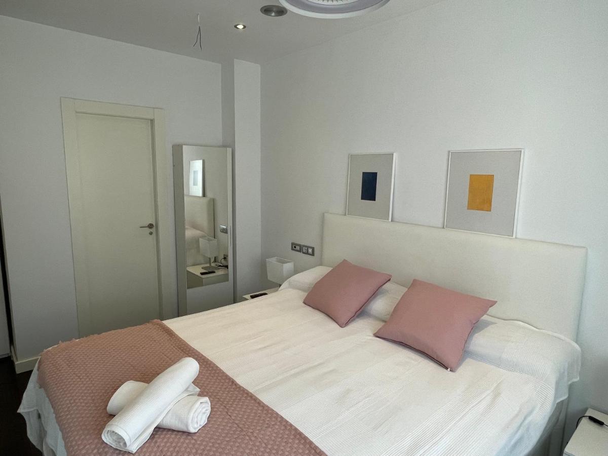 Moderno Apartamento Con Plaza De Garaje En Pleno Centro De Almería Esterno foto