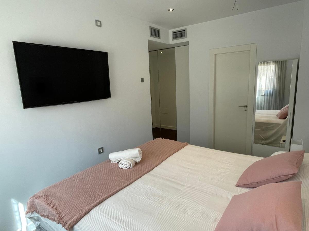 Moderno Apartamento Con Plaza De Garaje En Pleno Centro De Almería Esterno foto