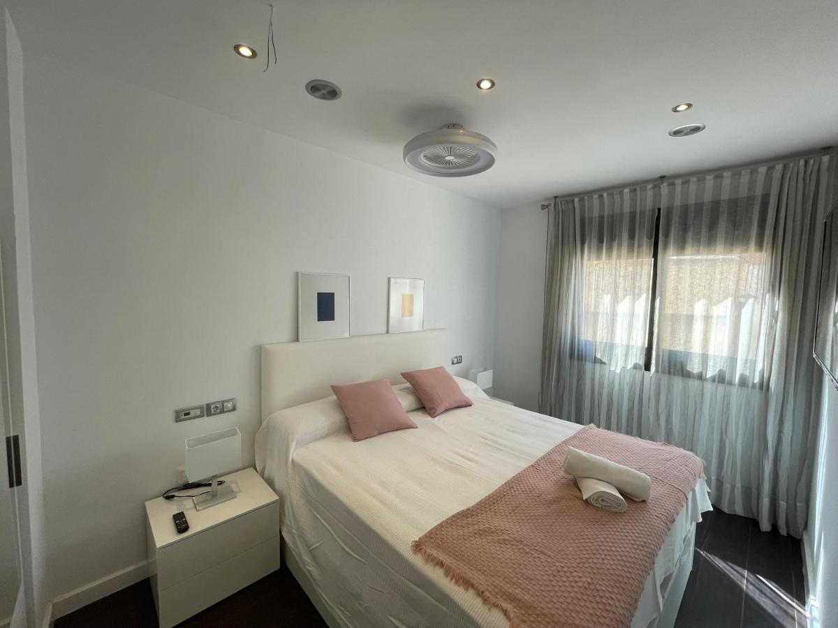 Moderno Apartamento Con Plaza De Garaje En Pleno Centro De Almería Esterno foto