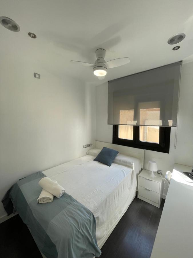 Moderno Apartamento Con Plaza De Garaje En Pleno Centro De Almería Esterno foto