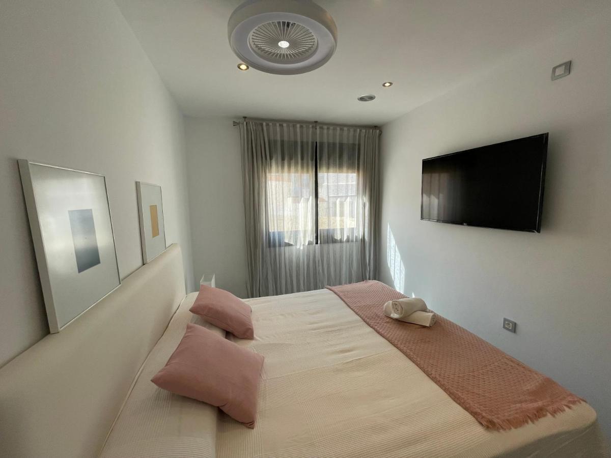 Moderno Apartamento Con Plaza De Garaje En Pleno Centro De Almería Esterno foto