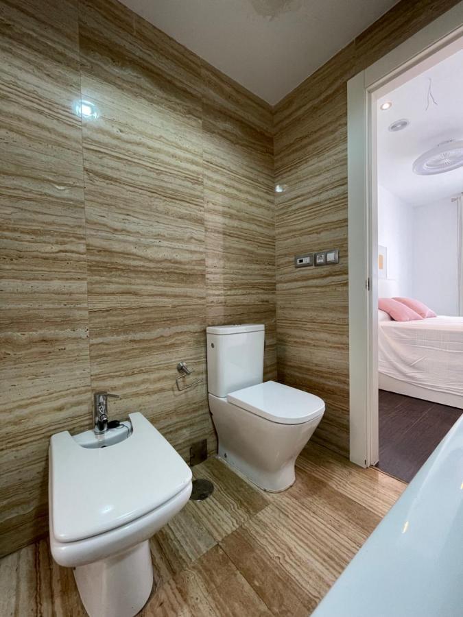 Moderno Apartamento Con Plaza De Garaje En Pleno Centro De Almería Esterno foto