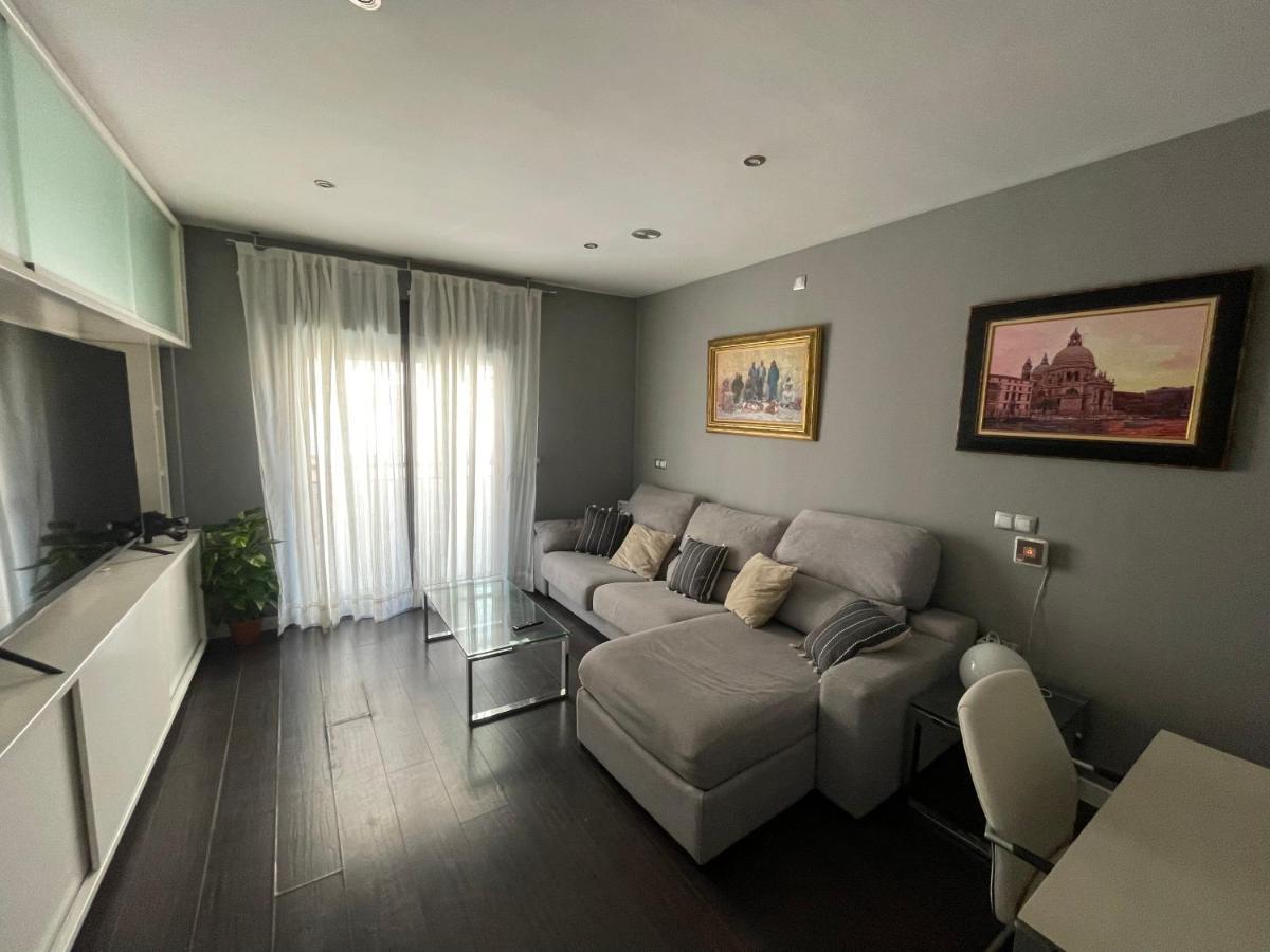 Moderno Apartamento Con Plaza De Garaje En Pleno Centro De Almería Esterno foto