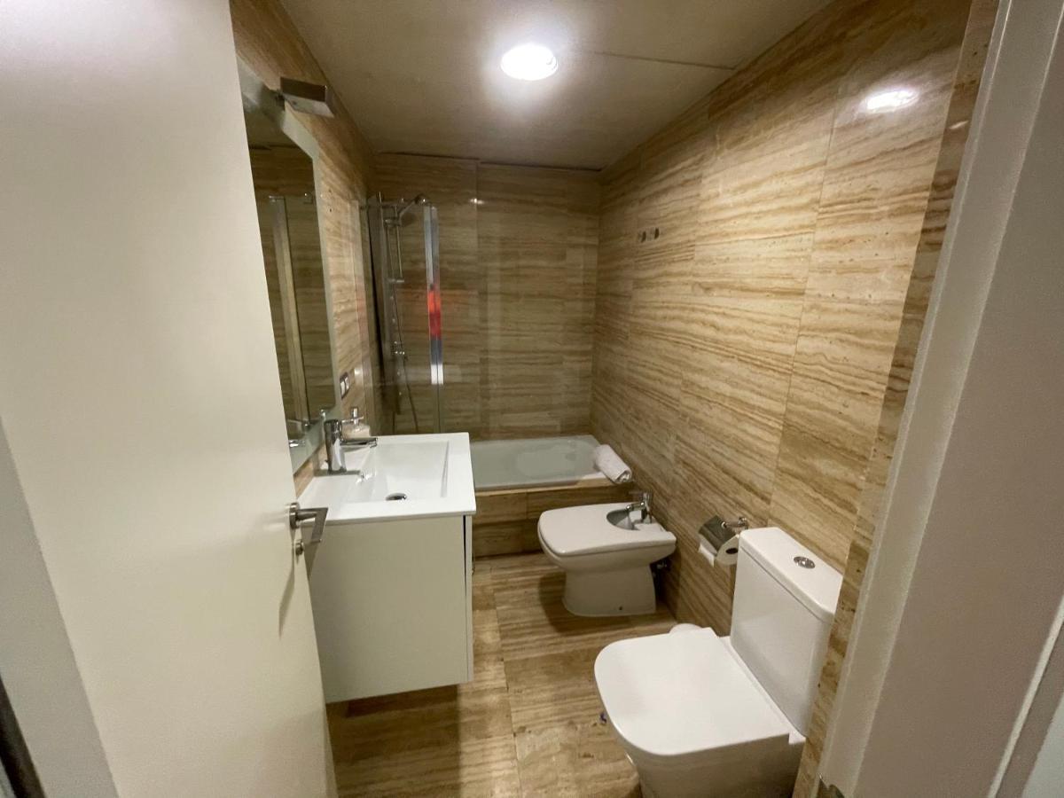 Moderno Apartamento Con Plaza De Garaje En Pleno Centro De Almería Esterno foto